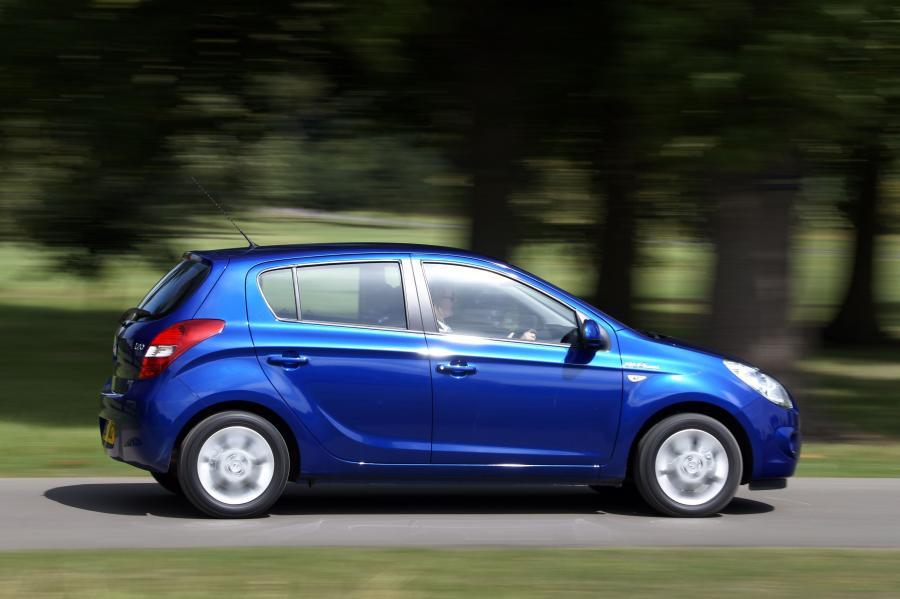  Hyundai i20 BlueDrive 2012 года  (UK) (фото 21 из 30)
